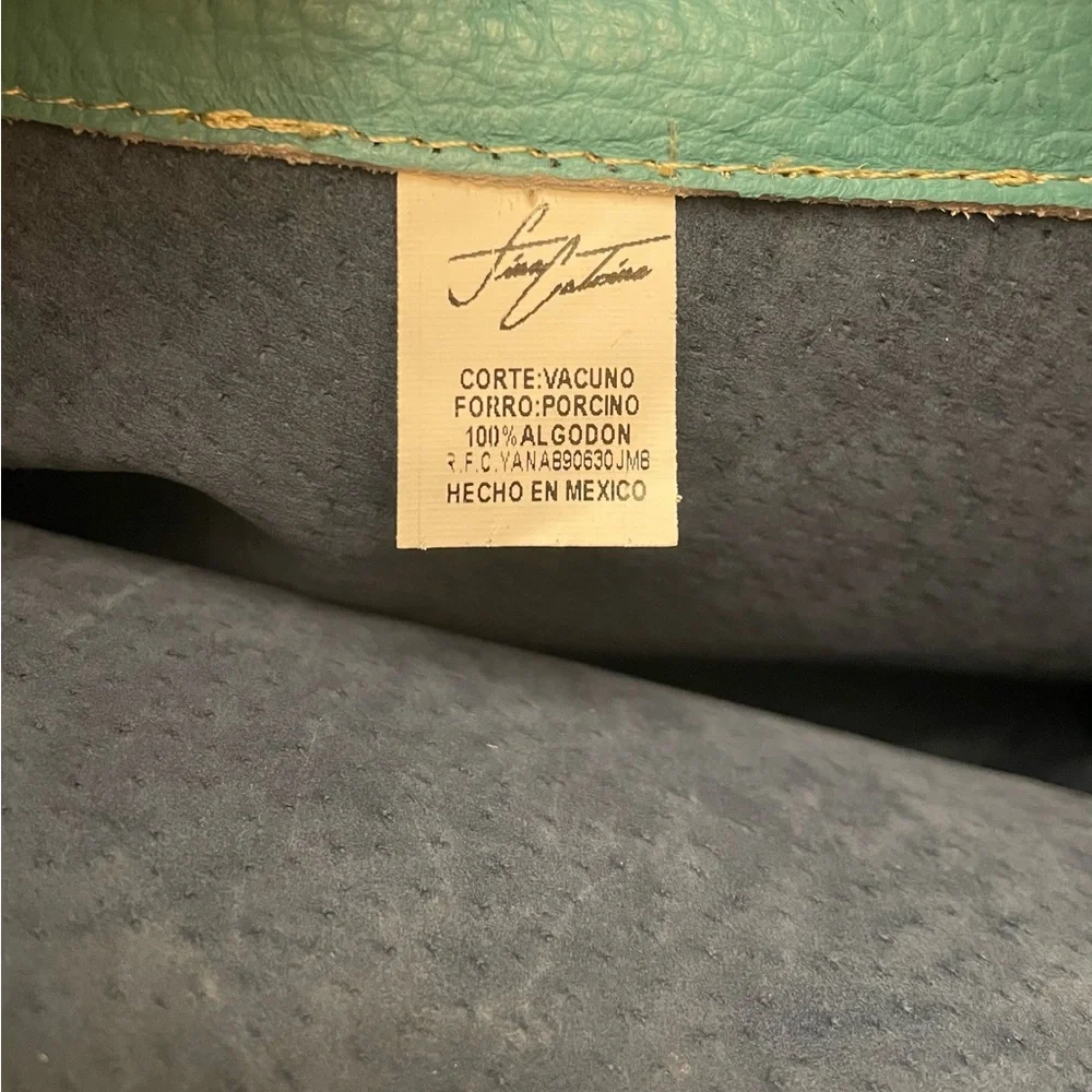 Artisan made hand painted leather backpack - Picture 7 of 10